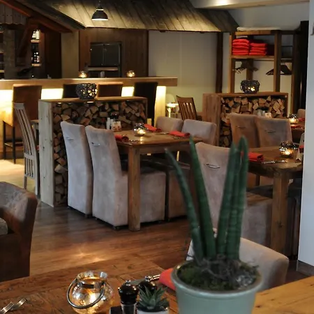 Alpinhotel Inzeller 3* انزل