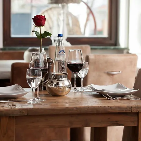 فندق Alpinhotel Inzeller انزل
