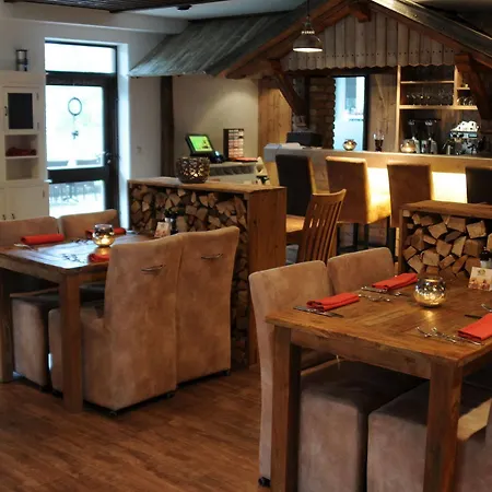 Alpinhotel Inzeller فندق 3*